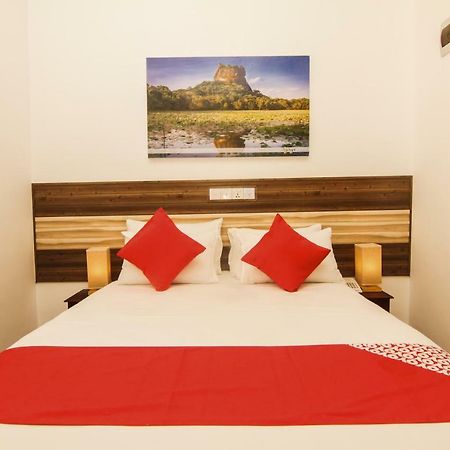 Clove Transit Hotel Kotugoda エクステリア 写真