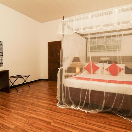 Clove Transit Hotel Kotugoda エクステリア 写真
