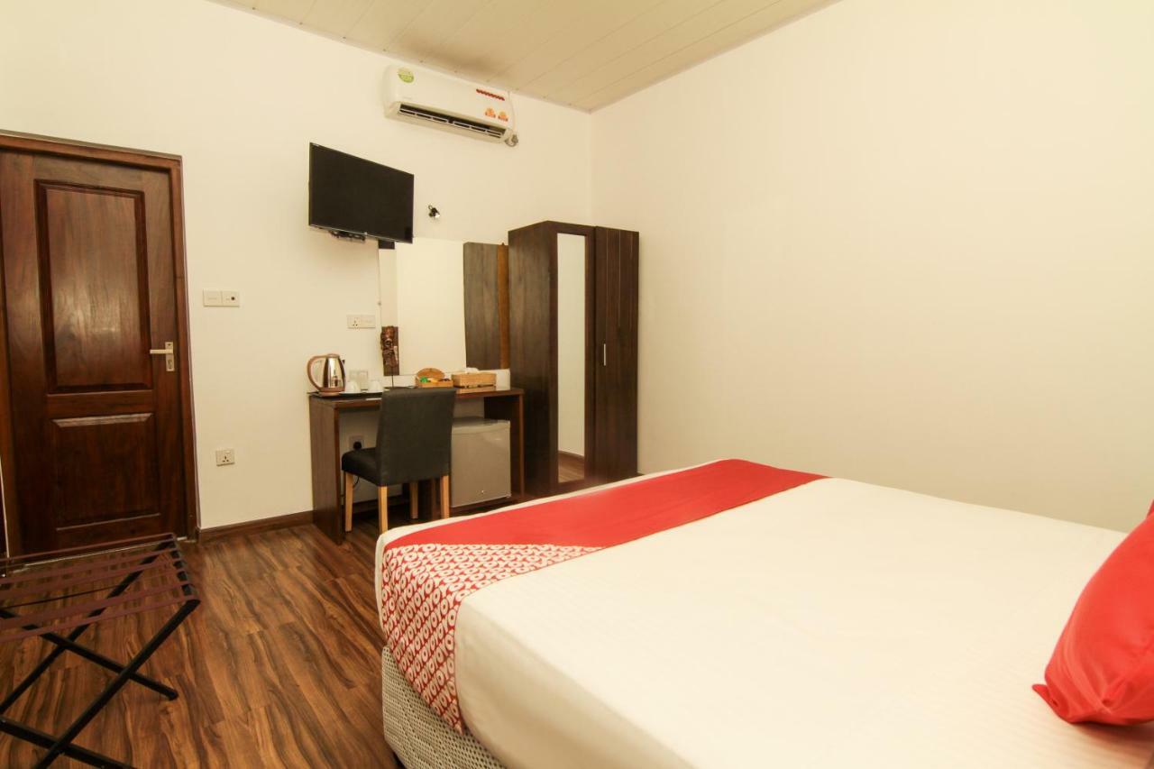 Clove Transit Hotel Kotugoda エクステリア 写真