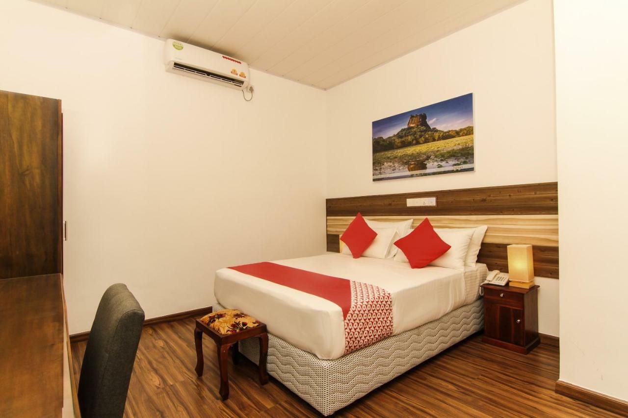 Clove Transit Hotel Kotugoda エクステリア 写真