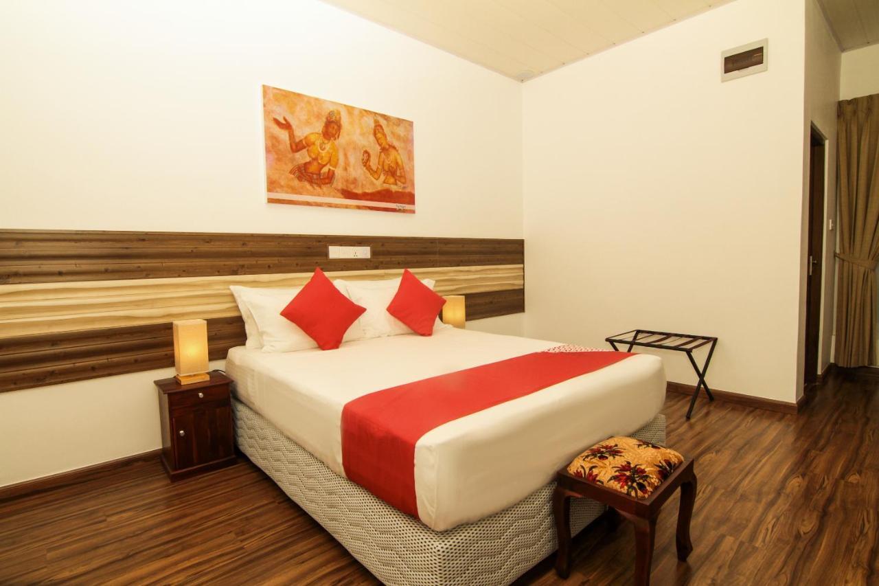 Clove Transit Hotel Kotugoda エクステリア 写真