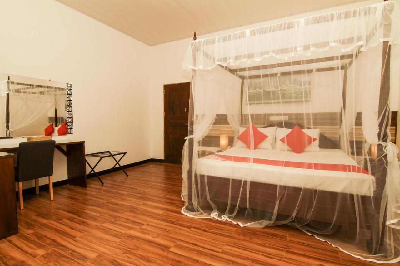 Clove Transit Hotel Kotugoda エクステリア 写真