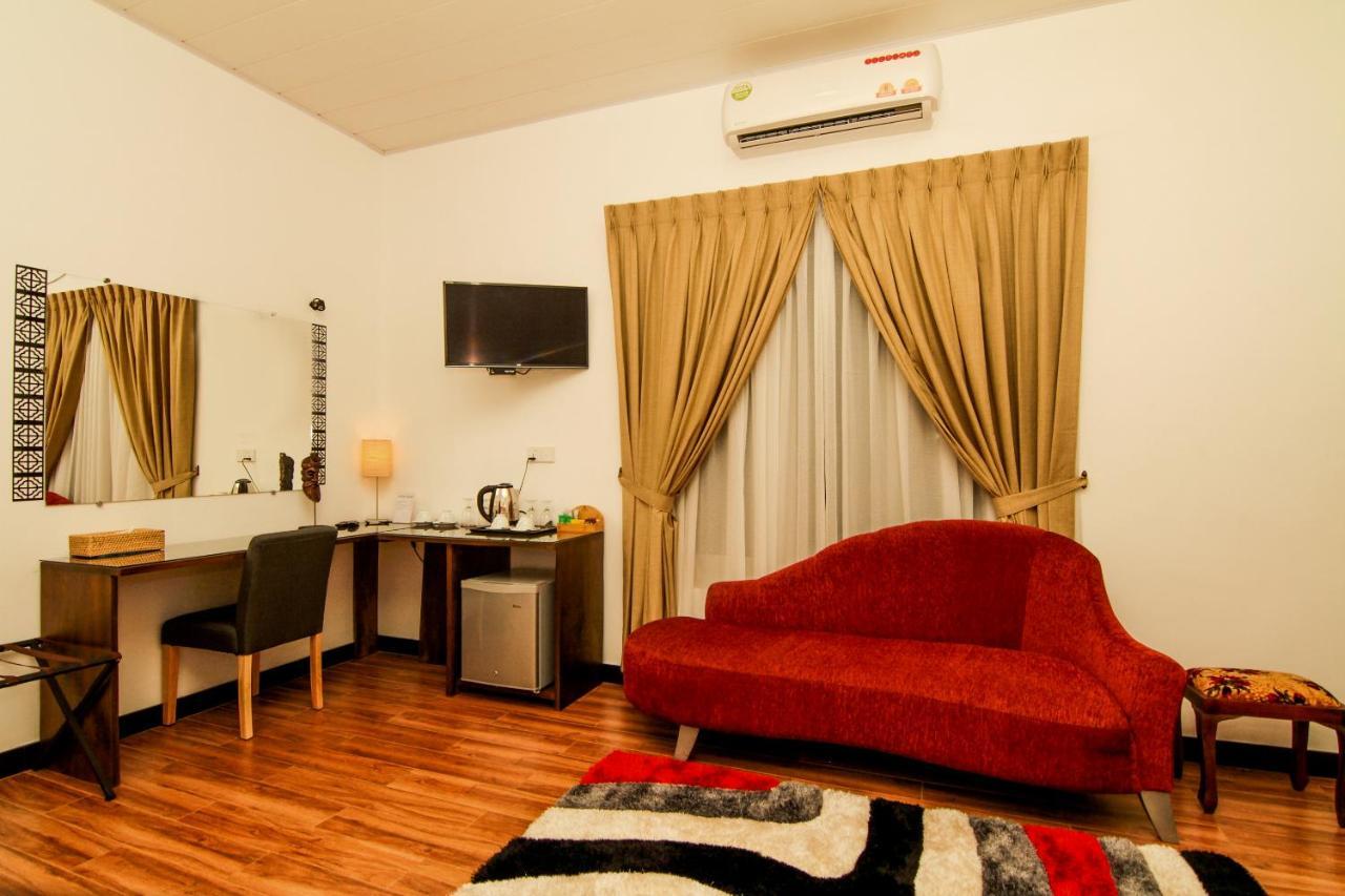 Clove Transit Hotel Kotugoda エクステリア 写真