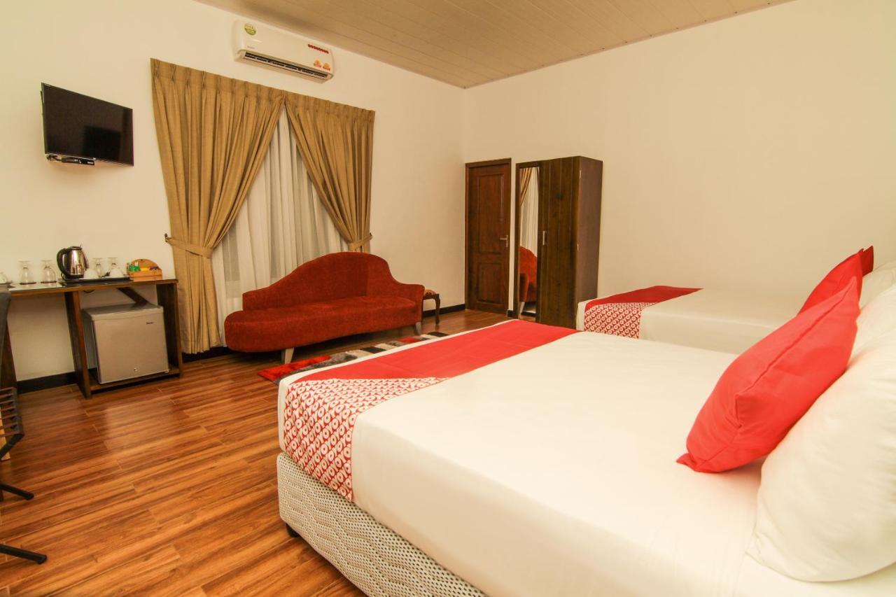 Clove Transit Hotel Kotugoda エクステリア 写真
