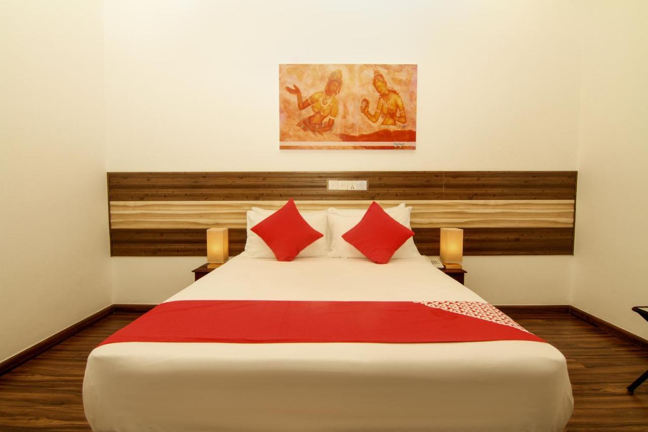 Clove Transit Hotel Kotugoda エクステリア 写真
