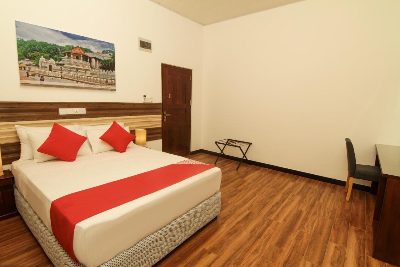 Clove Transit Hotel Kotugoda エクステリア 写真